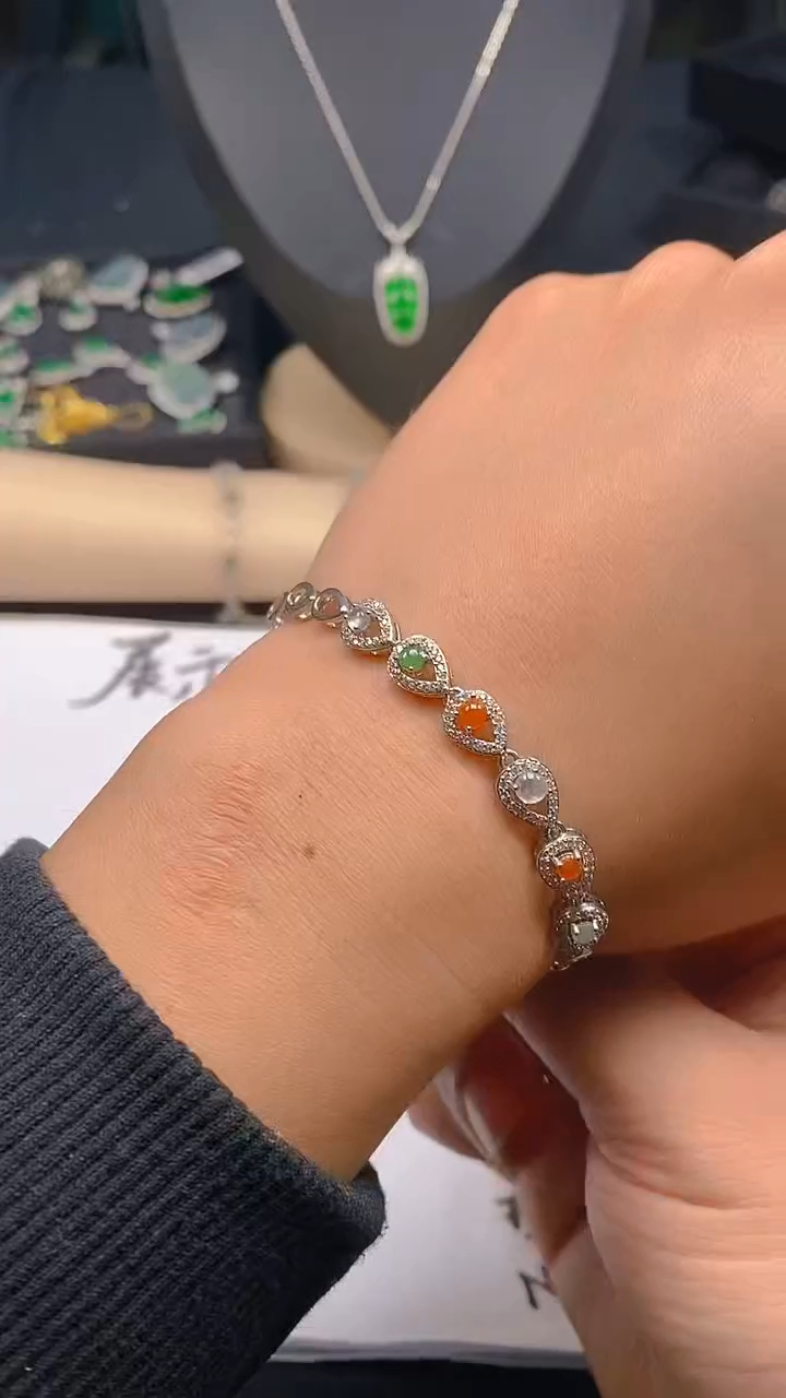 【闪购商品】翡翠手链未镶嵌天然A货玉石随机多样性发货