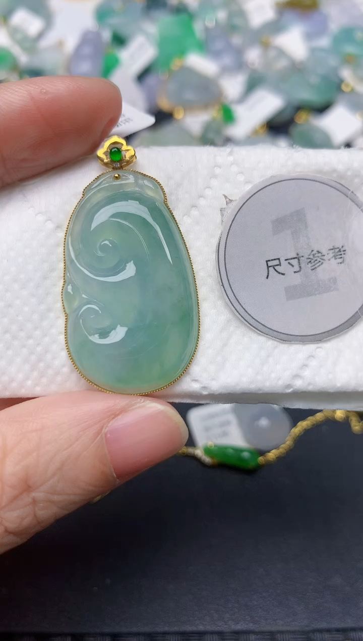 颈饰18K金镶嵌翡翠天然缅甸A货翡翠