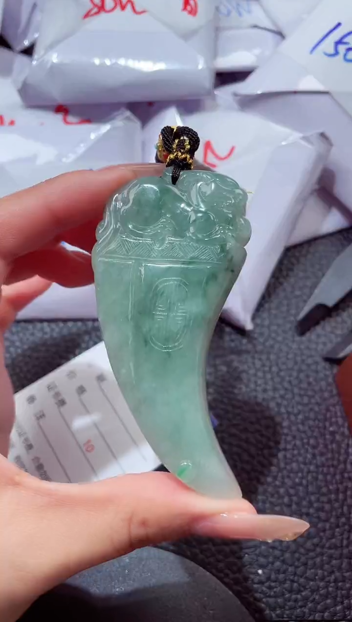 颈饰未镶嵌翡翠00000