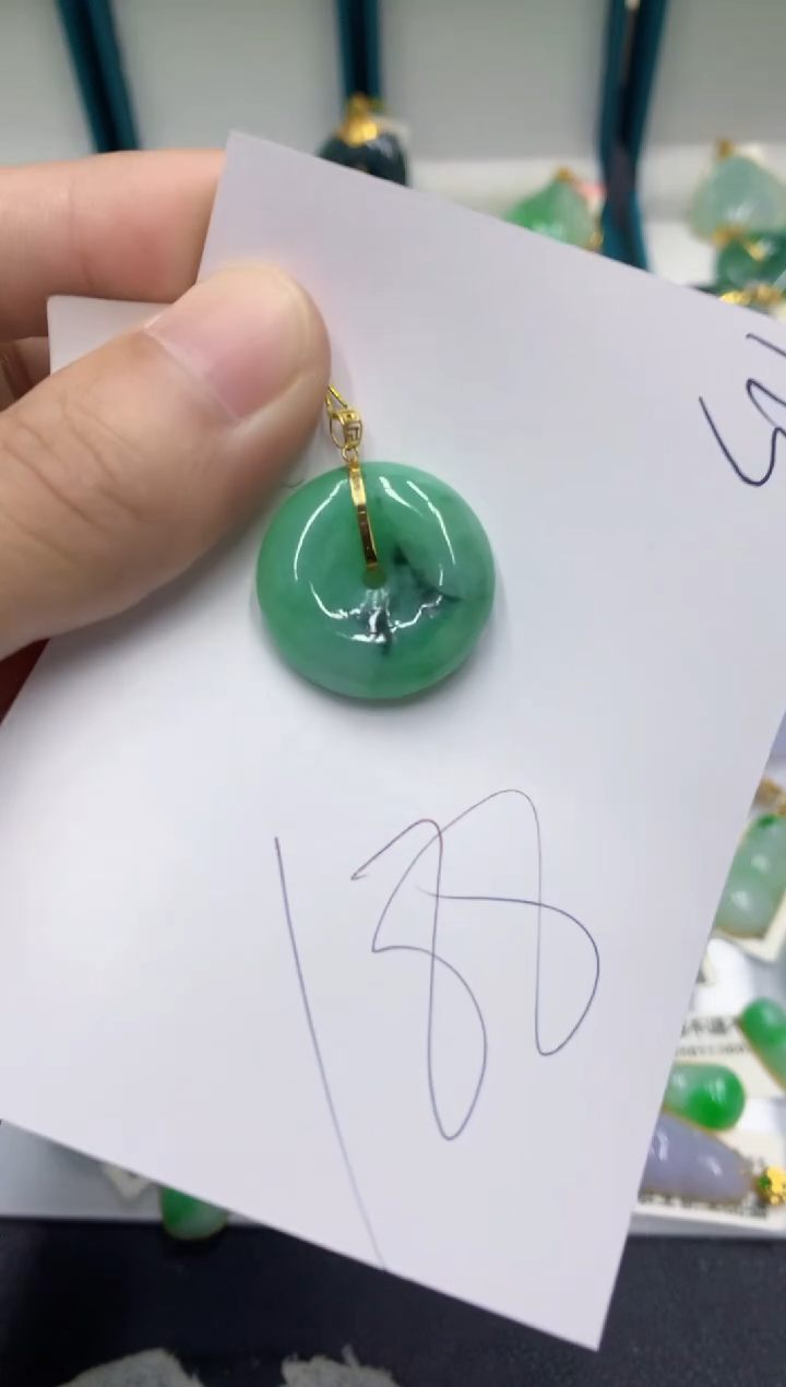 【闪购商品】翡翠颈饰18K金镶嵌翡翠