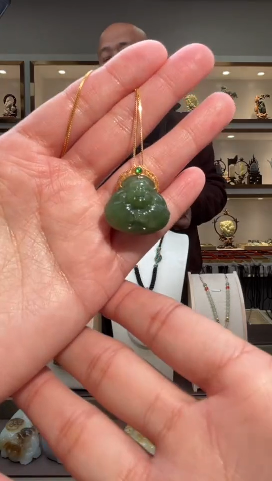 颈饰18K金镶嵌和田玉苏