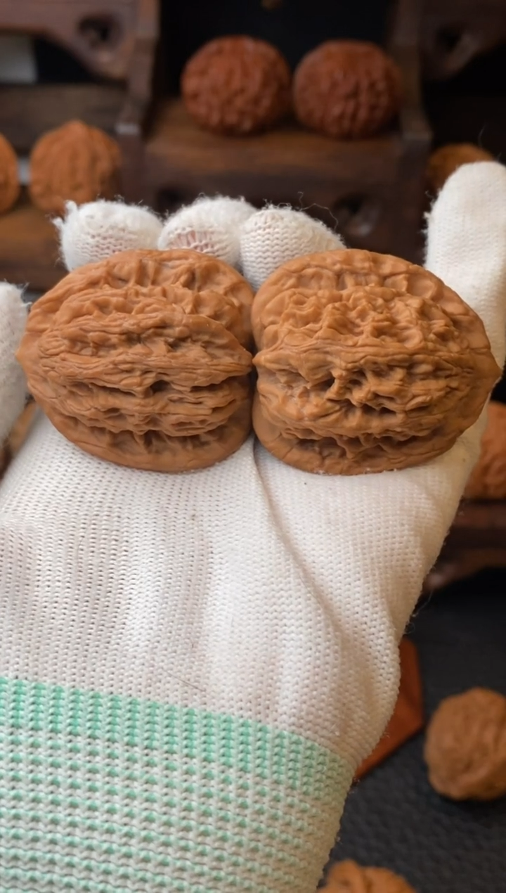 【闪购商品】文玩核桃吊坠虎头