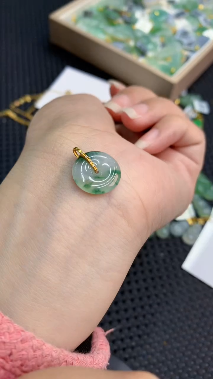 【闪购商品】翡翠颈饰18K金镶嵌            8