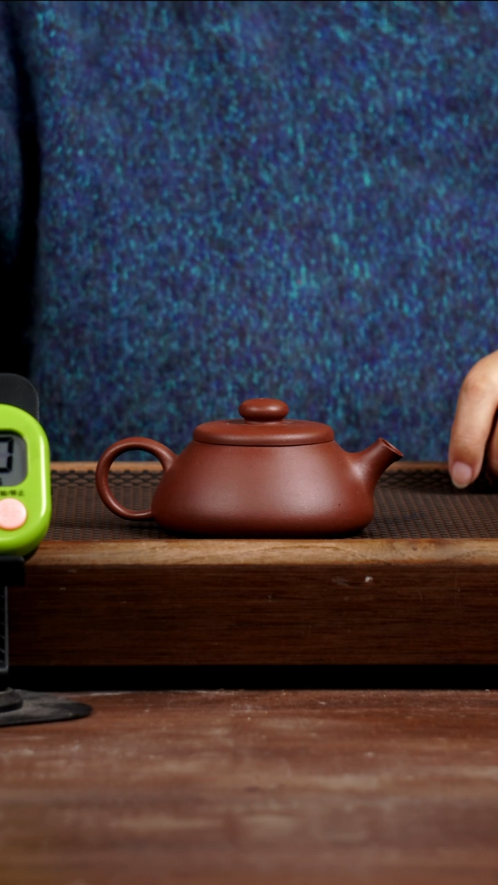 茶壶紫砂富*黑星土石瓢160CC