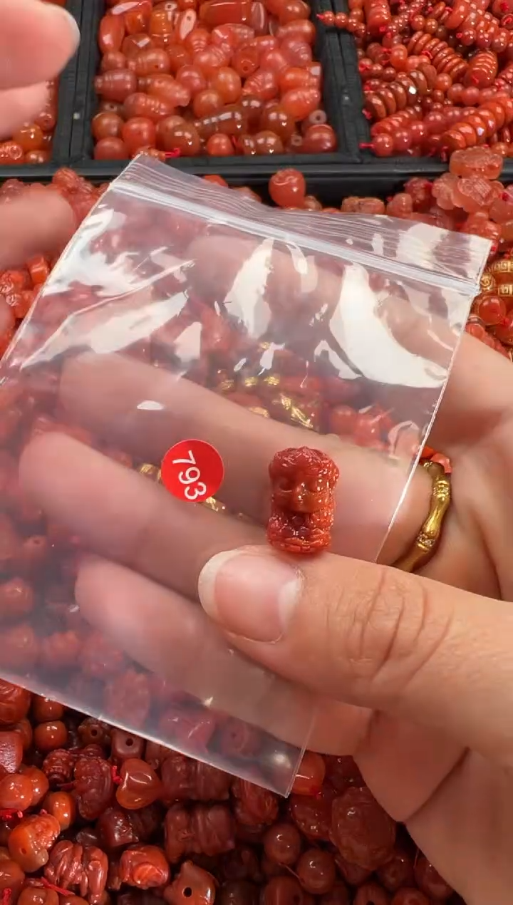 【闪购商品】南红玛瑙颈饰未镶嵌1