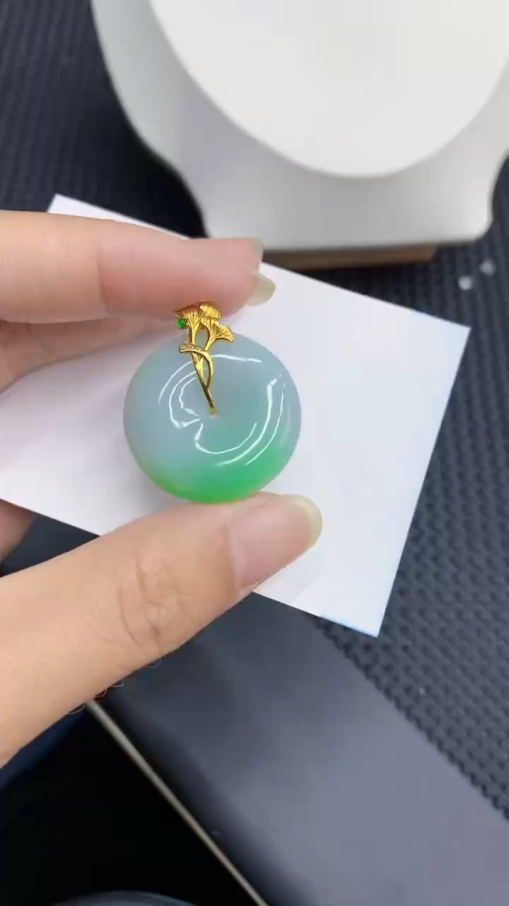 【闪购商品】翡翠颈饰18K金镶嵌            8