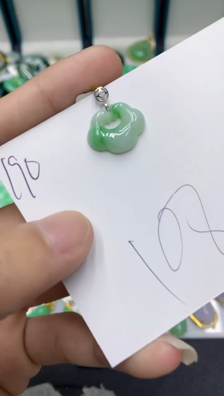 【闪购商品】翡翠颈饰18K金镶嵌翡翠