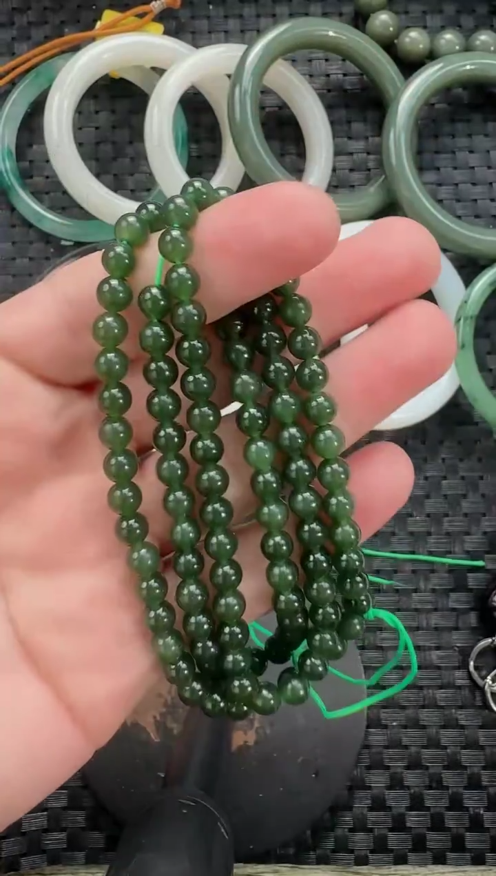 颈饰未镶嵌和田玉6mm碧玉108长链（带扣头）