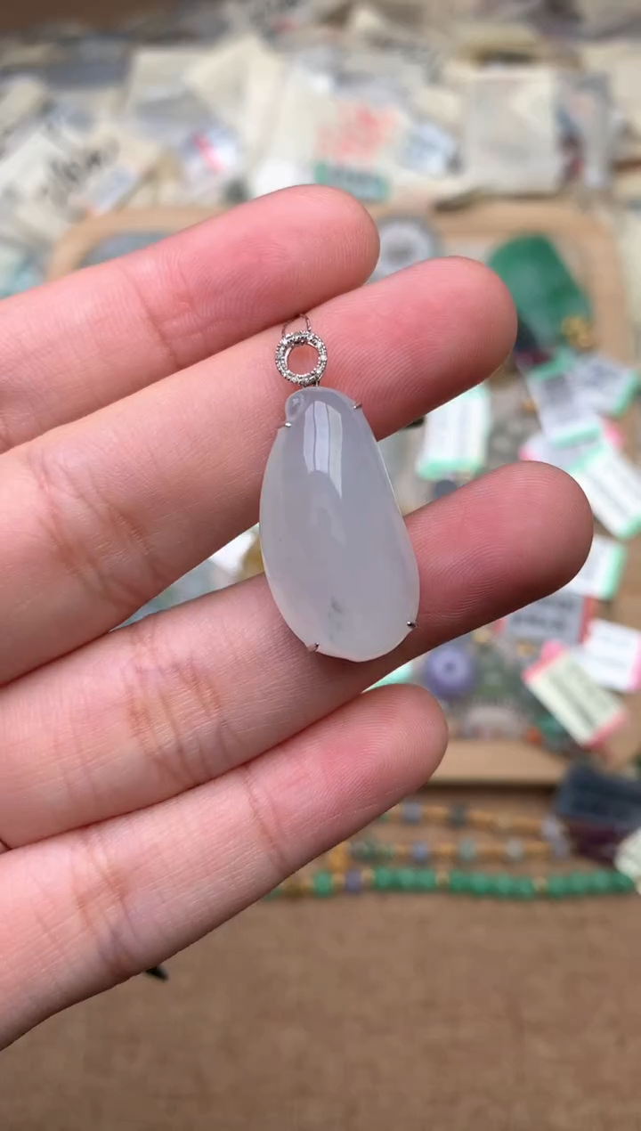 18K金镶嵌挂件翡翠1