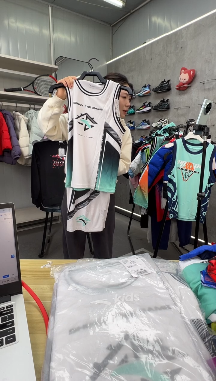 【闪购商品】安踏儿童衣服尺码：165