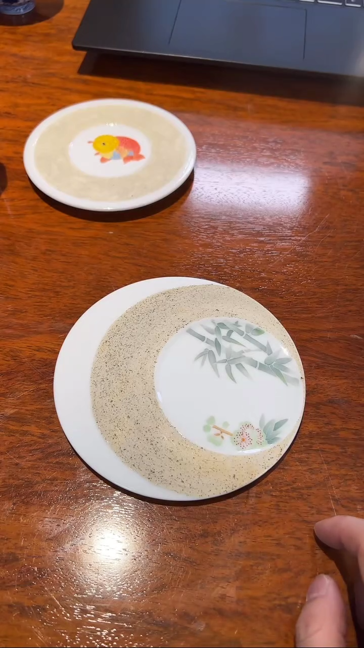 【闪购商品】瓷壶承竹子的