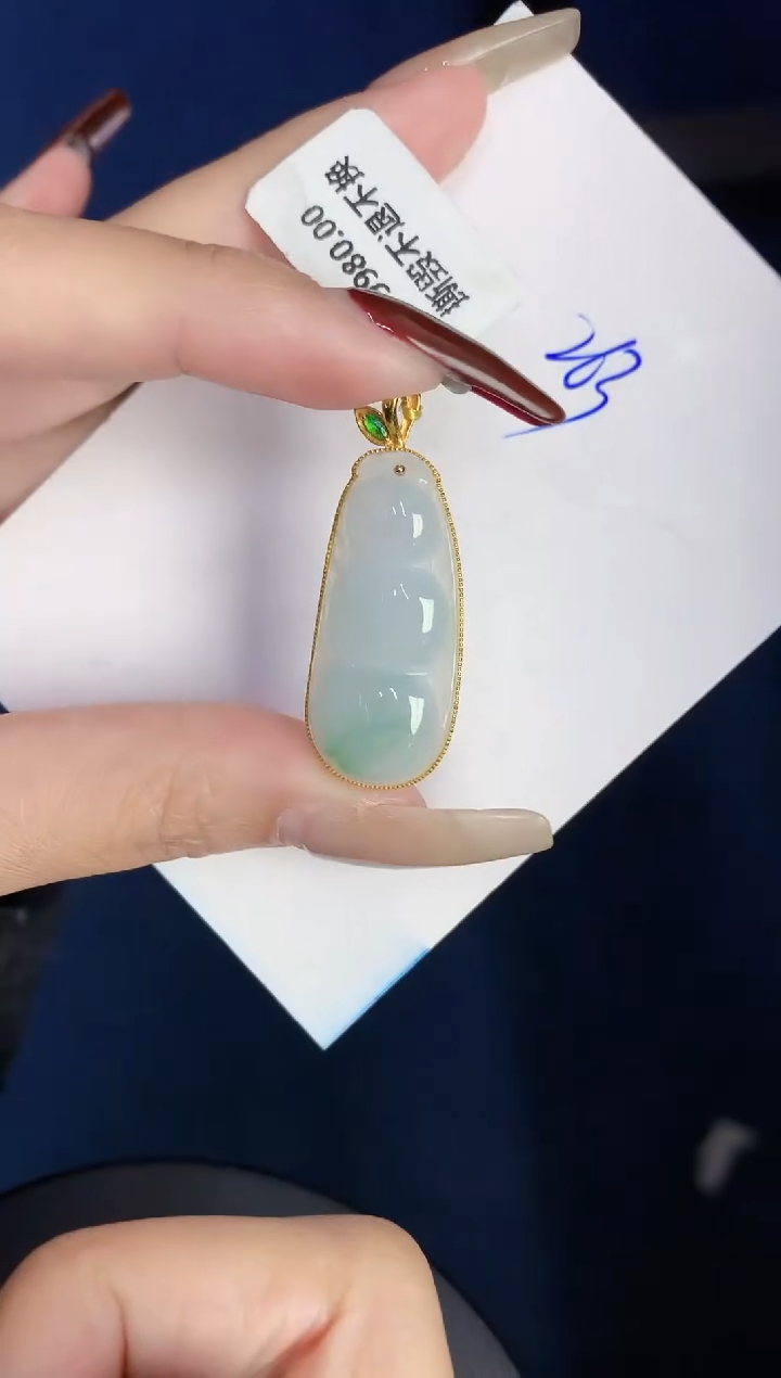 【闪购商品】翡翠颈饰18K金镶嵌0000000000