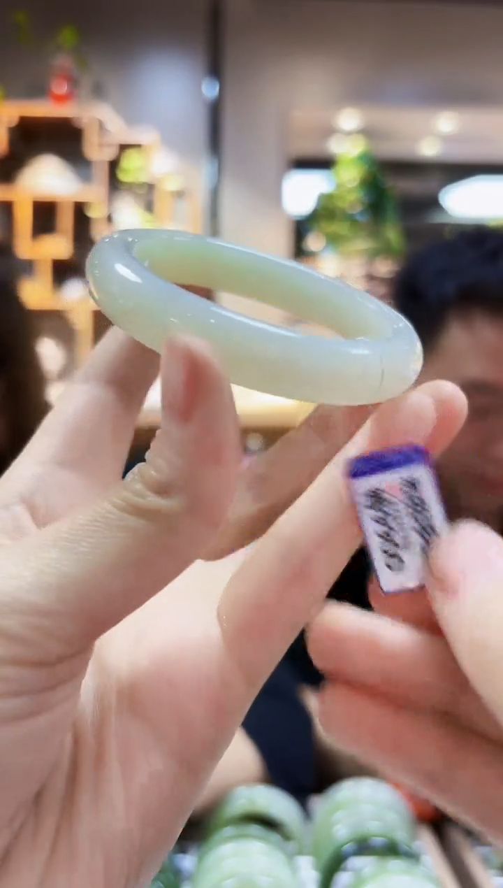 和田玉未镶嵌颈饰53.8手镯