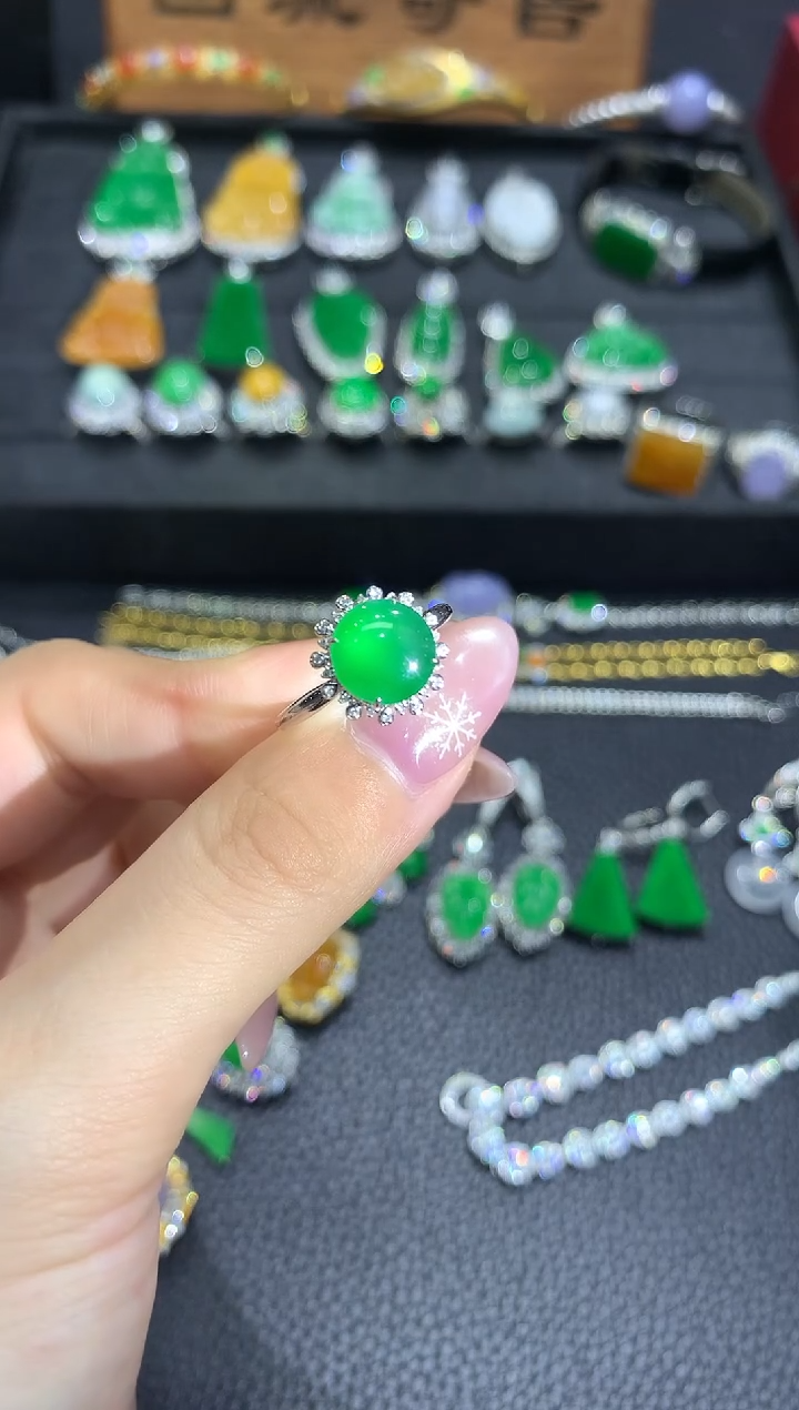 18K金镶嵌戒指翡翠6