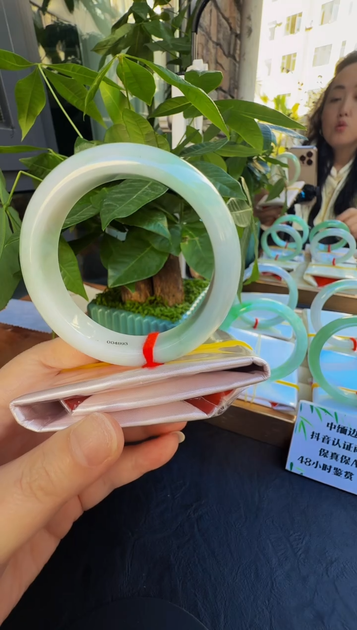 未镶嵌手镯翡翠缅甸天然A货翡翠手镯-1