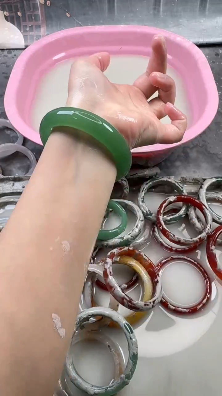 【闪购商品】石英质玉手镯未镶嵌176