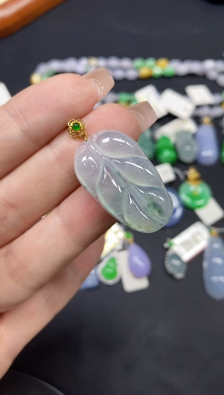 吊坠(不含链)18K金镶嵌翡翠叶子18K金扣镶嵌@@CMT