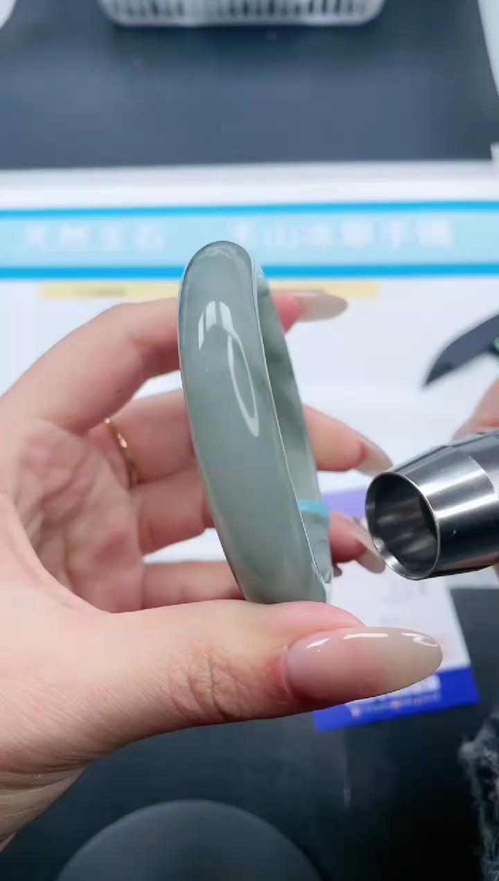 【闪购商品】石英质玉手镯未镶嵌21V357-57