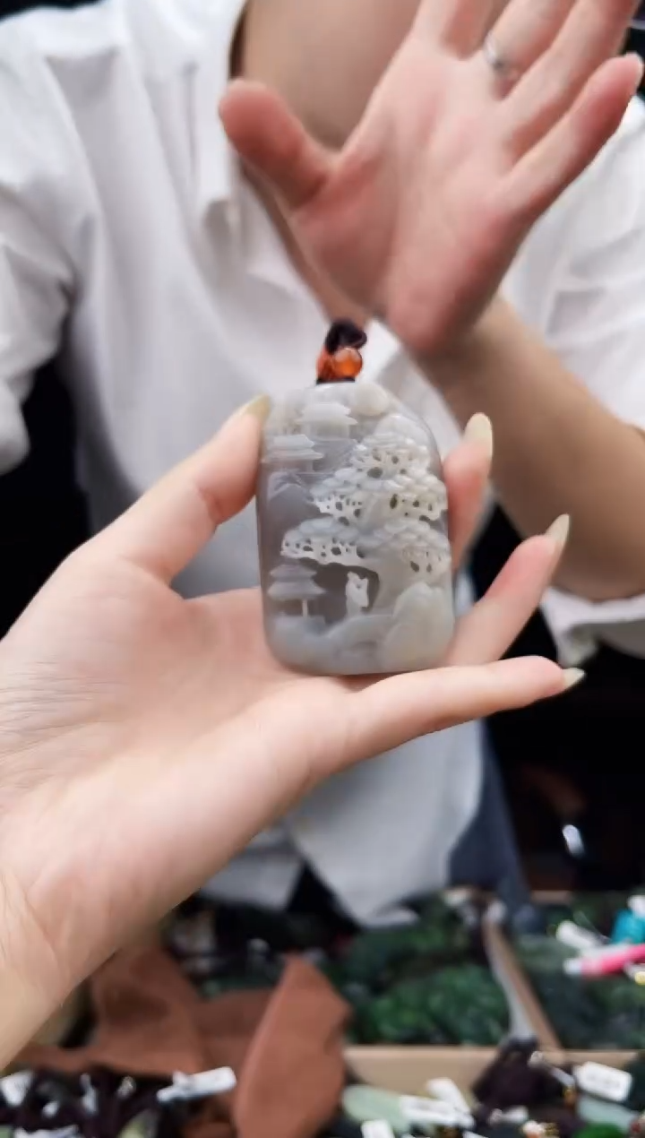 颈饰未镶嵌和田玉1