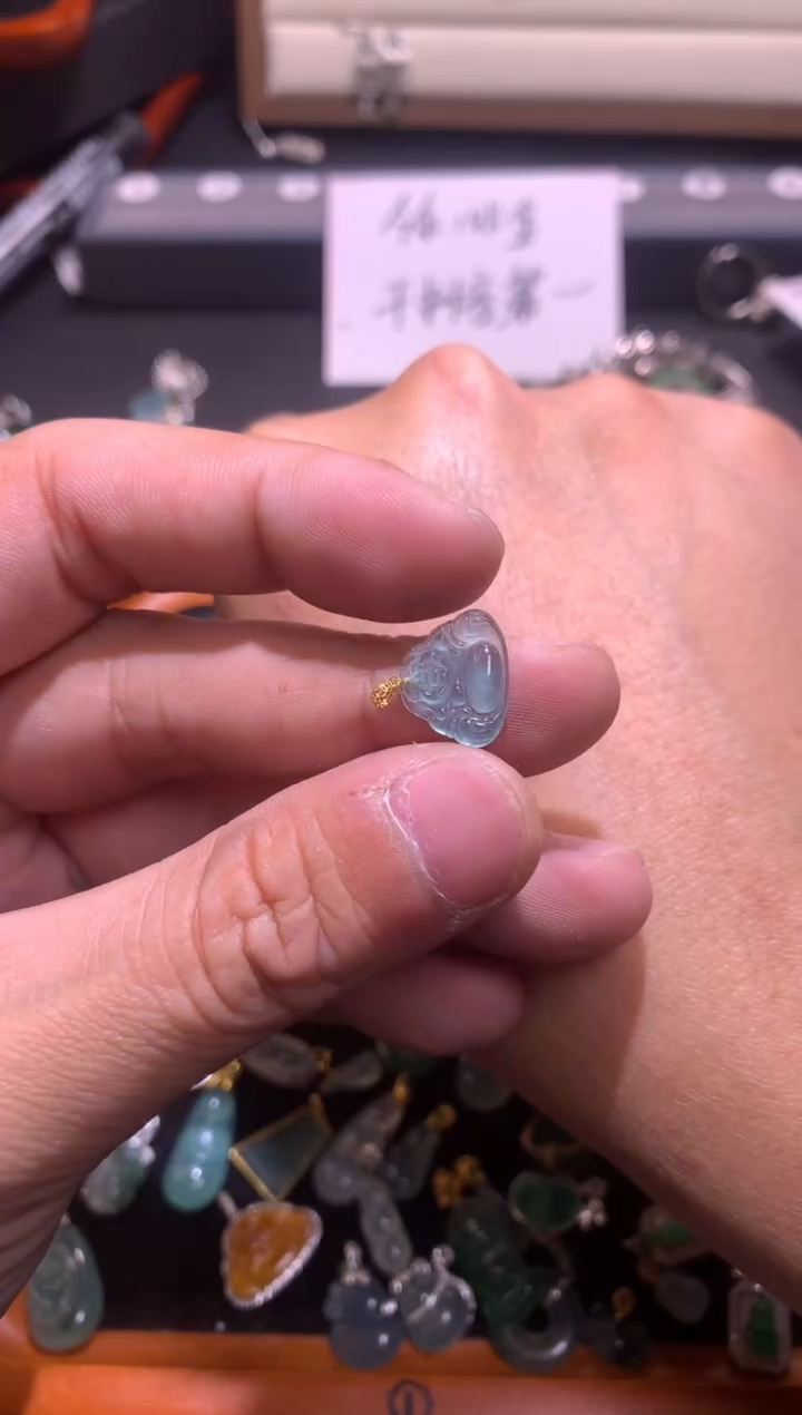 【闪购商品】翡翠吊坠(不含链)18K金镶嵌颜色随机