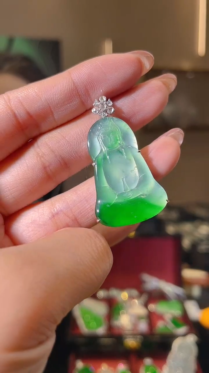 【闪购商品】翡翠吊坠(不含链)18K金镶嵌天然翡翠A货