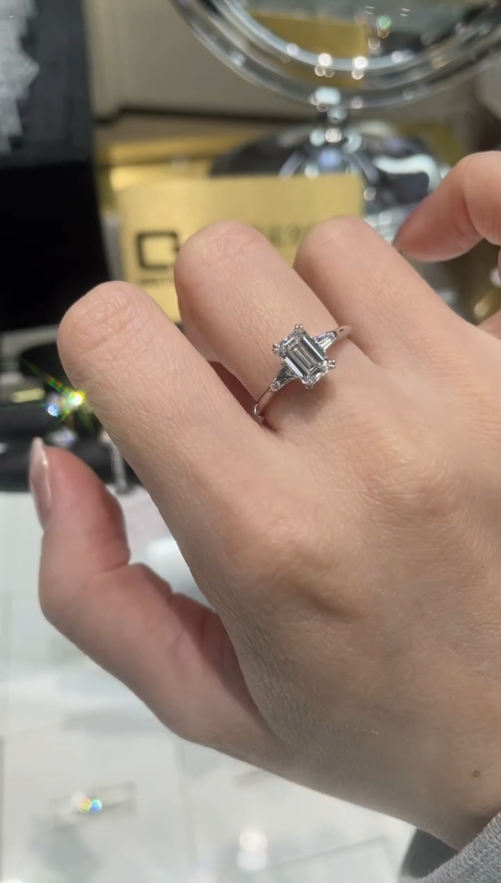 【闪购商品】实验室培育钻石18K金镶嵌祖母切1ct12圈