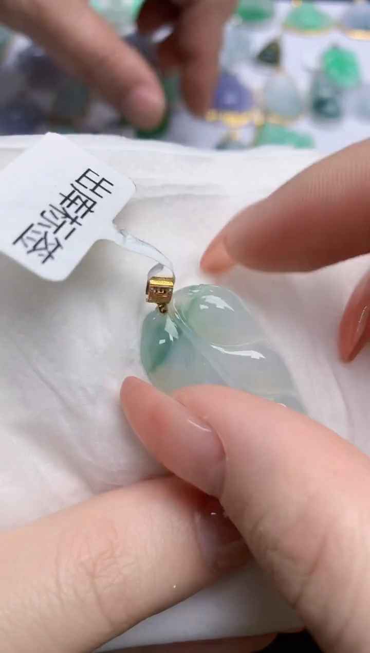 【闪购商品】翡翠颈饰未镶嵌天然缅甸翡翠A货