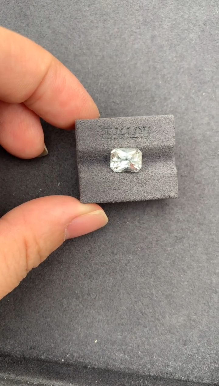 绿柱石裸石2ct白海蓝 定制 GE