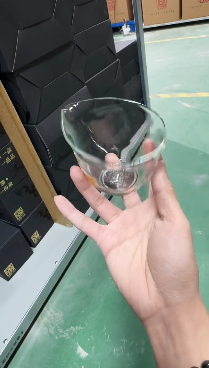 水滴无耳公杯黑金底珠   晶焱金标