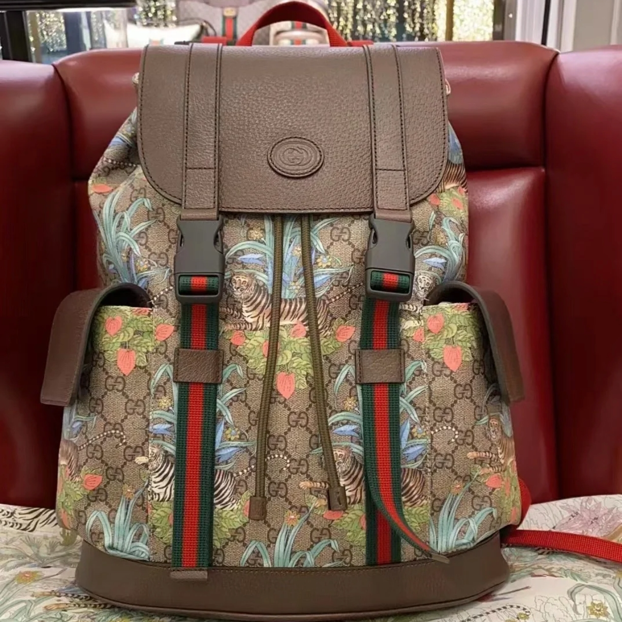 99新 GUCCI/古驰 古驰虎年限定双肩包/T31