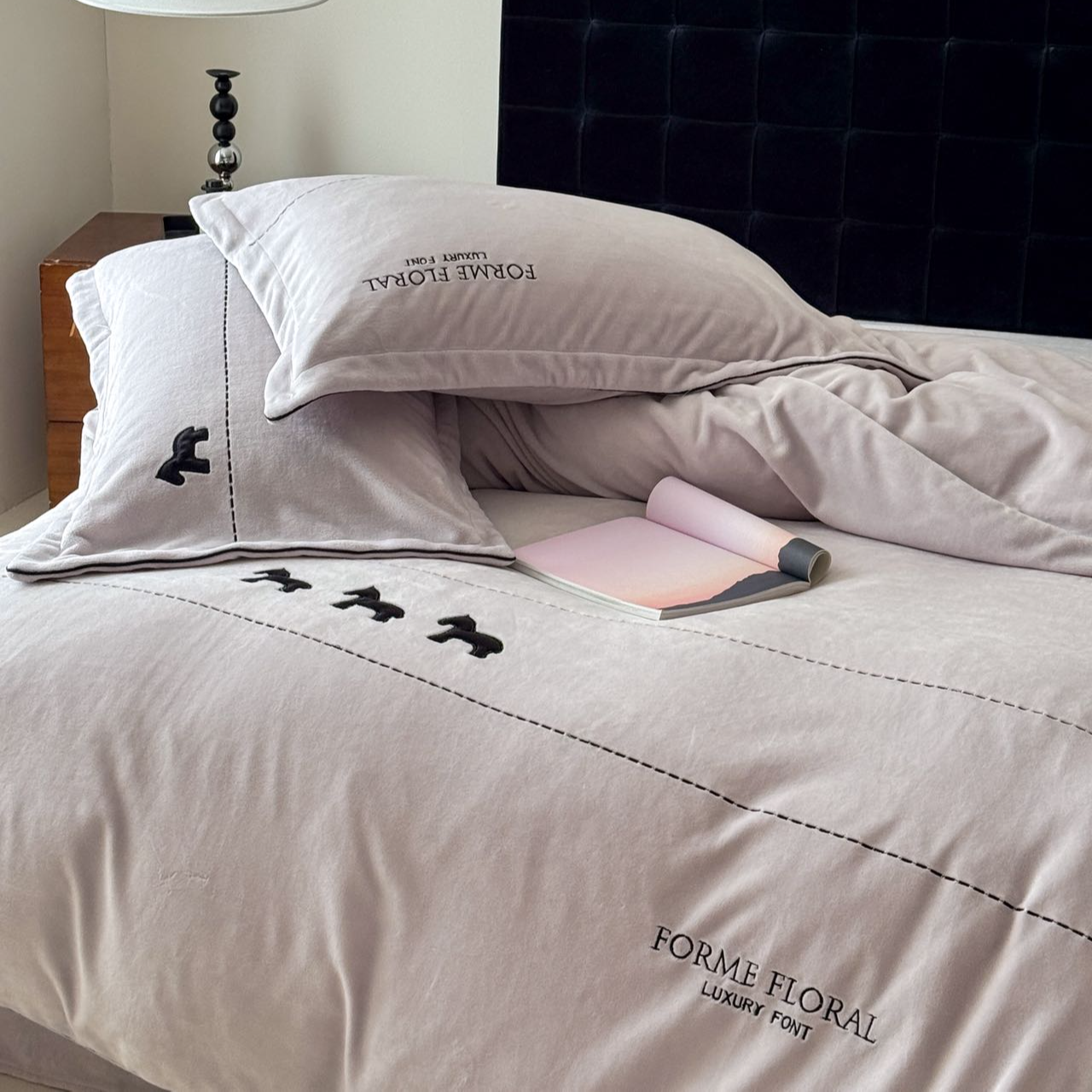 【美玲家纺实体】小马蚕丝绒四件套秋冬款加绒