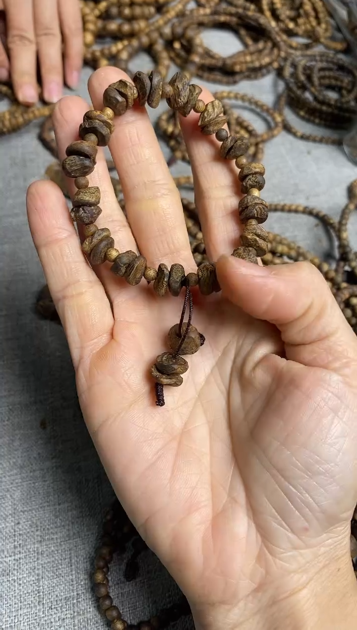 沉香手串设计款随型珠单圈手串多样性发一