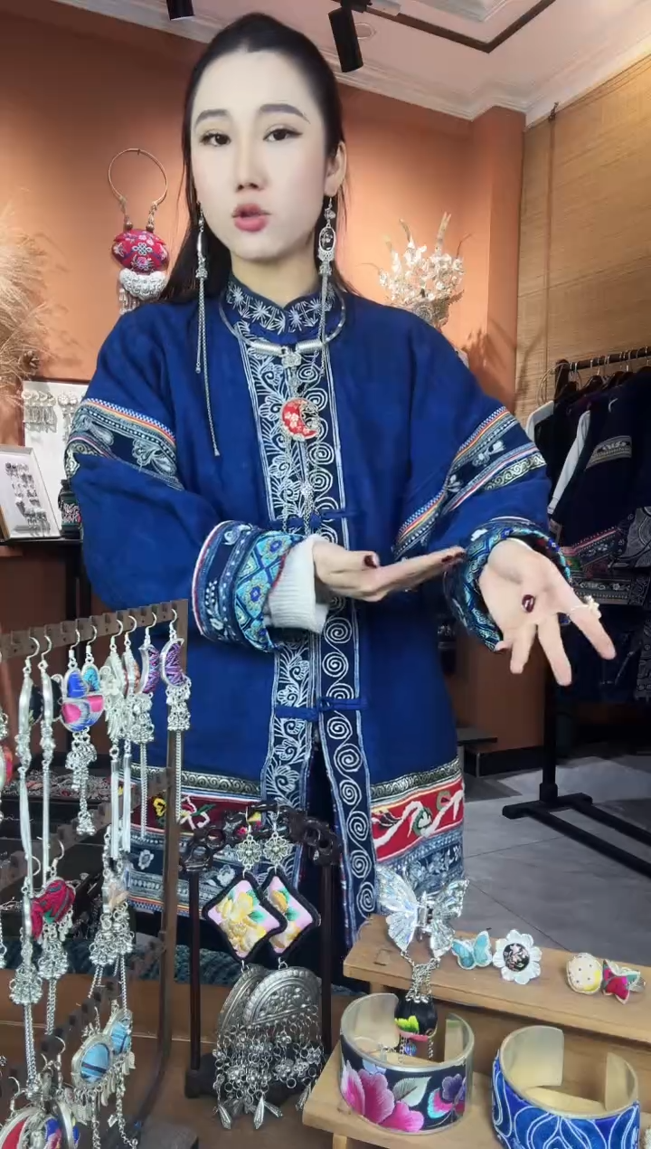 【闪购商品】刺绣纯手工民族风服装