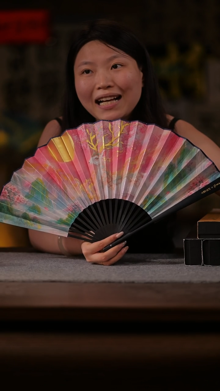 书法王星记联名-扇子-9.5寸-仿乌木-九色鹿-带礼盒-小蓝条