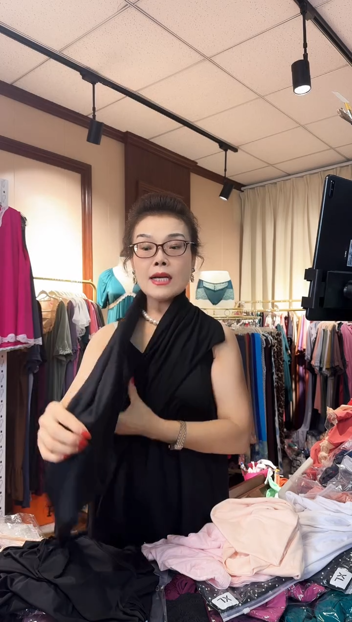 再生纤维素纤维黑色披肩
