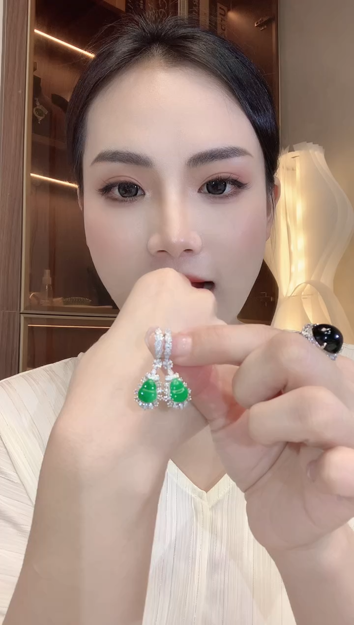 翡翠18K金镶嵌耳饰C67一对