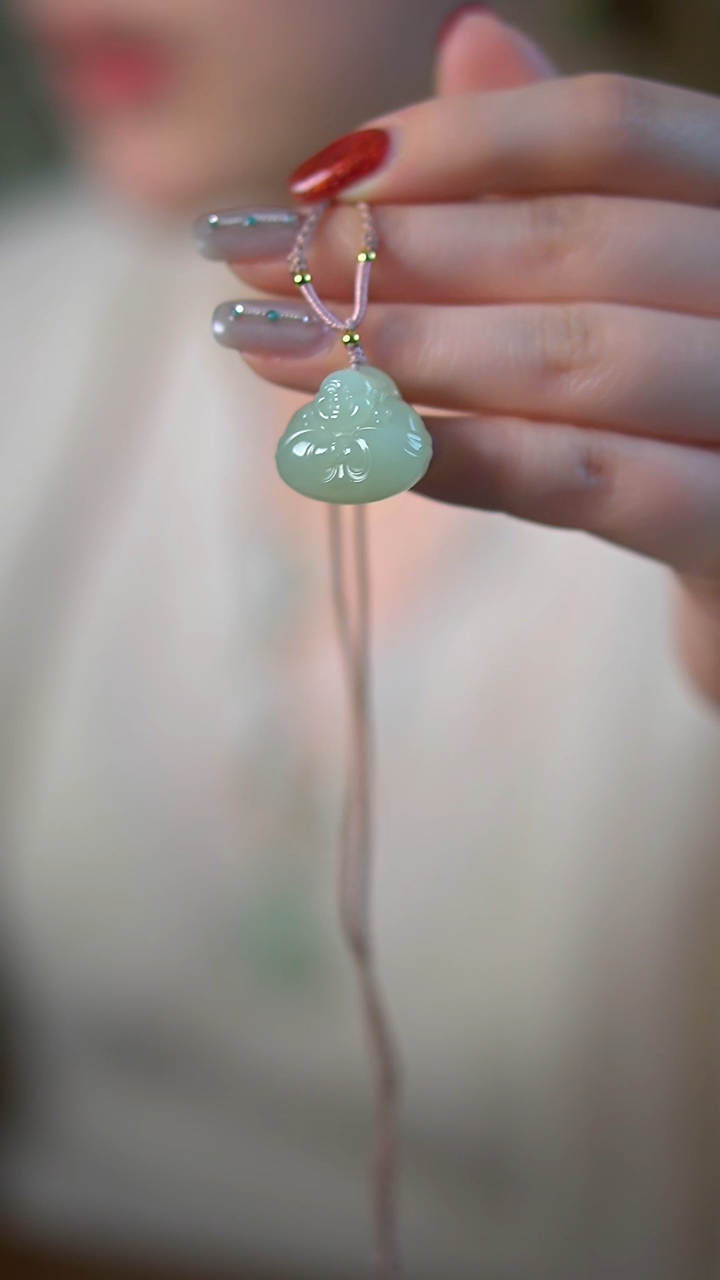 【闪购商品】和田玉颈饰未镶嵌晴水抱抱佛