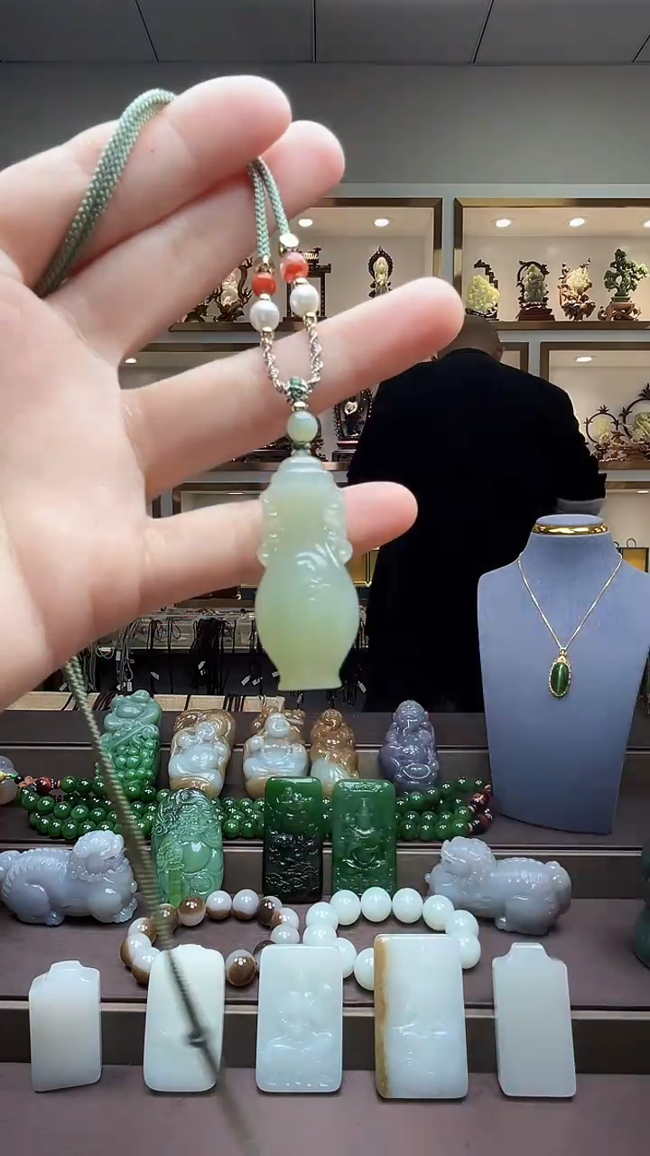 【闪购商品】和田玉颈饰未镶嵌苏