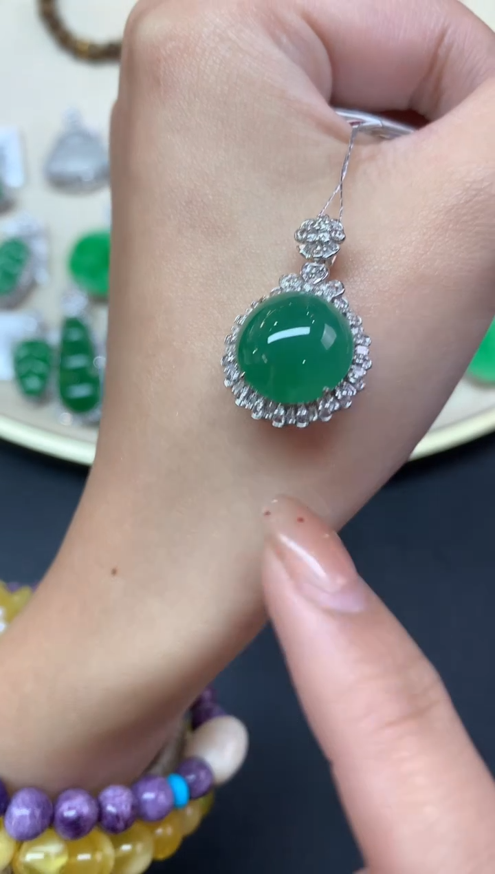 【闪购商品】翡翠吊坠(不含链)18K金镶嵌吊坠A29|16800