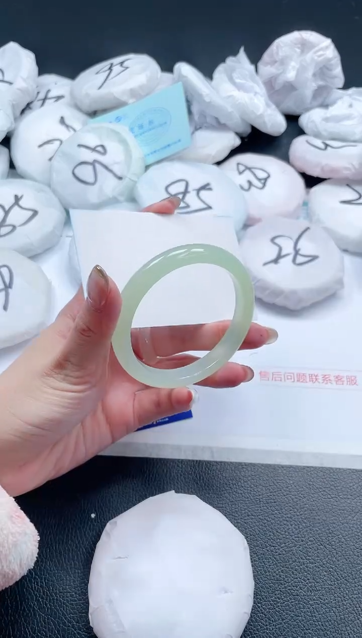 【闪购商品】石英质玉手镯未镶嵌 12J75-56