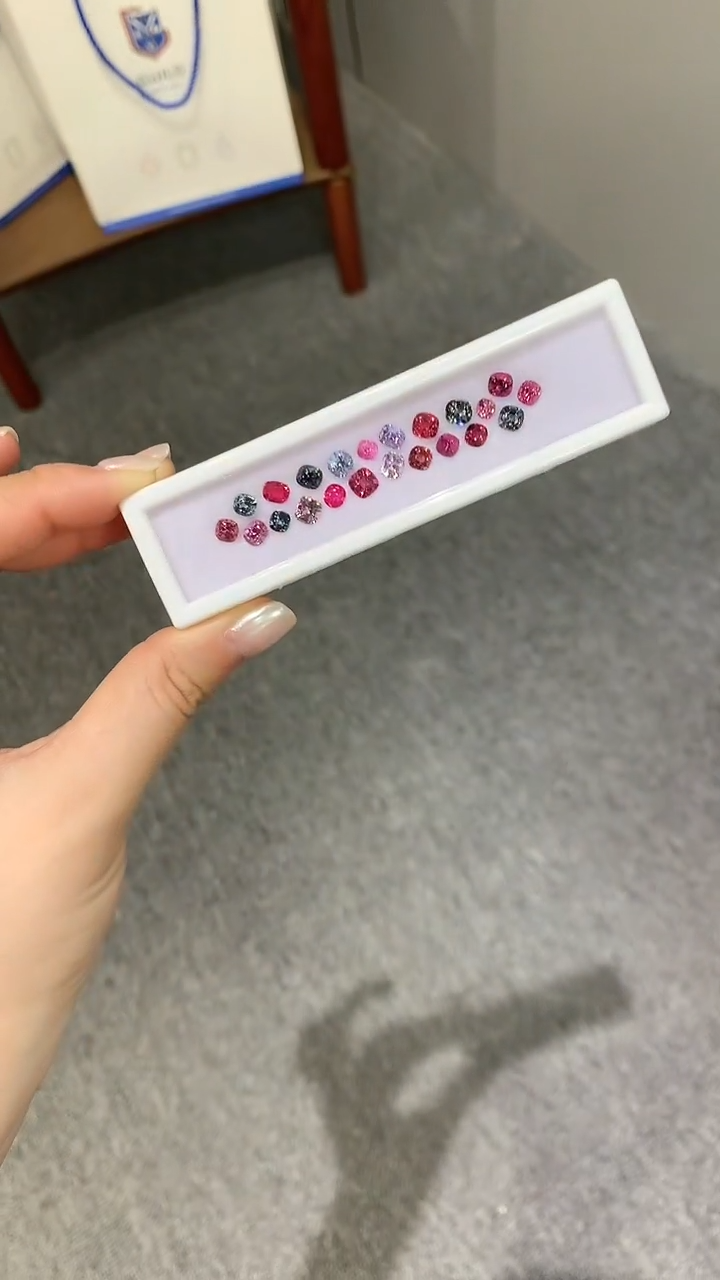 裸石尖晶石尖晶石裸石22颗10.85ct