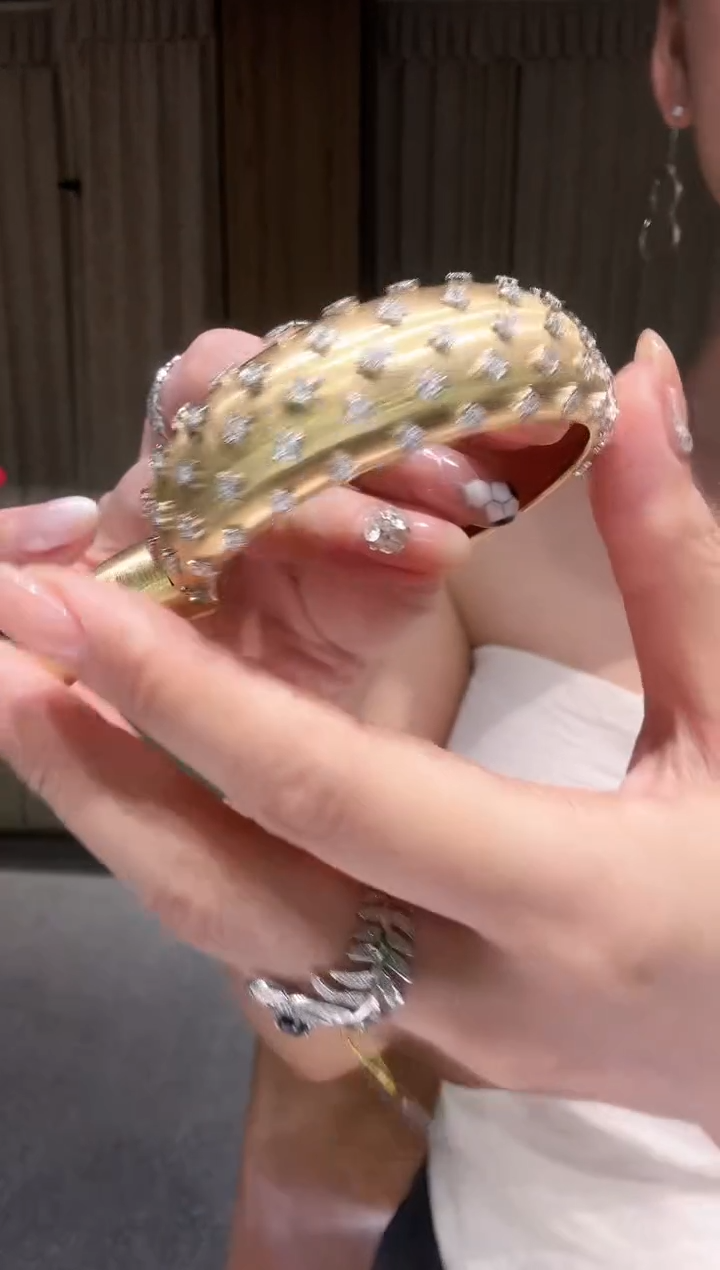 18K金镶嵌手镯钻石雪花满天星