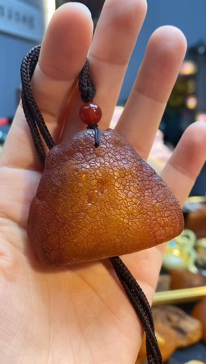 琥珀颈饰未镶嵌吊坠