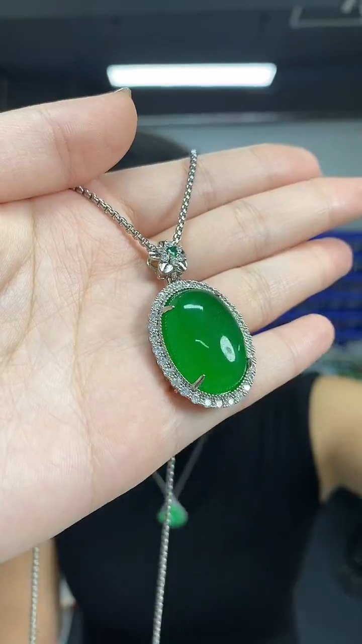 颈饰未镶嵌翡翠多样性发其一颜色微差