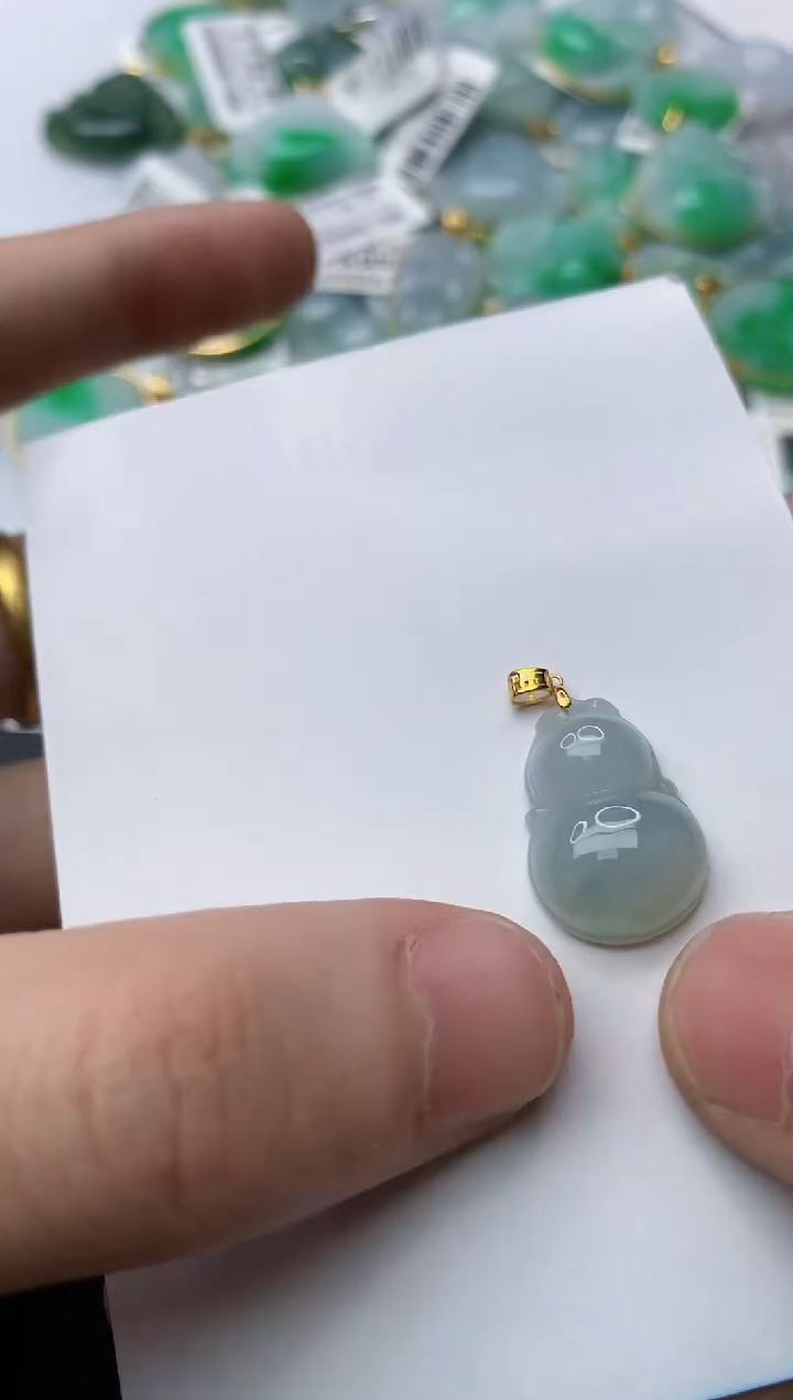 【闪购商品】翡翠颈饰18K金镶嵌65.........