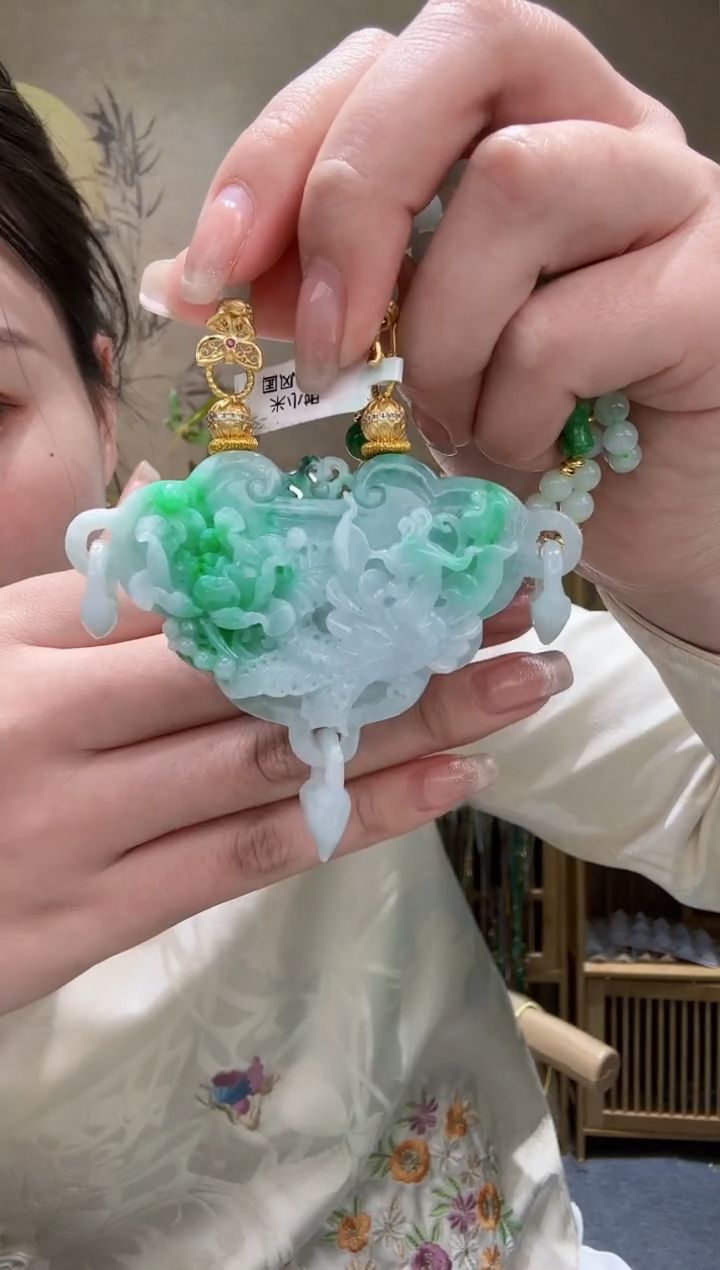 【闪购商品】翡翠颈饰未镶嵌吊坠