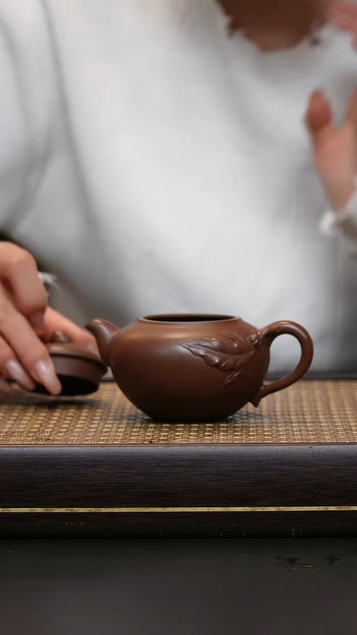 茶壶紫砂冰窖底槽清 寿桃 