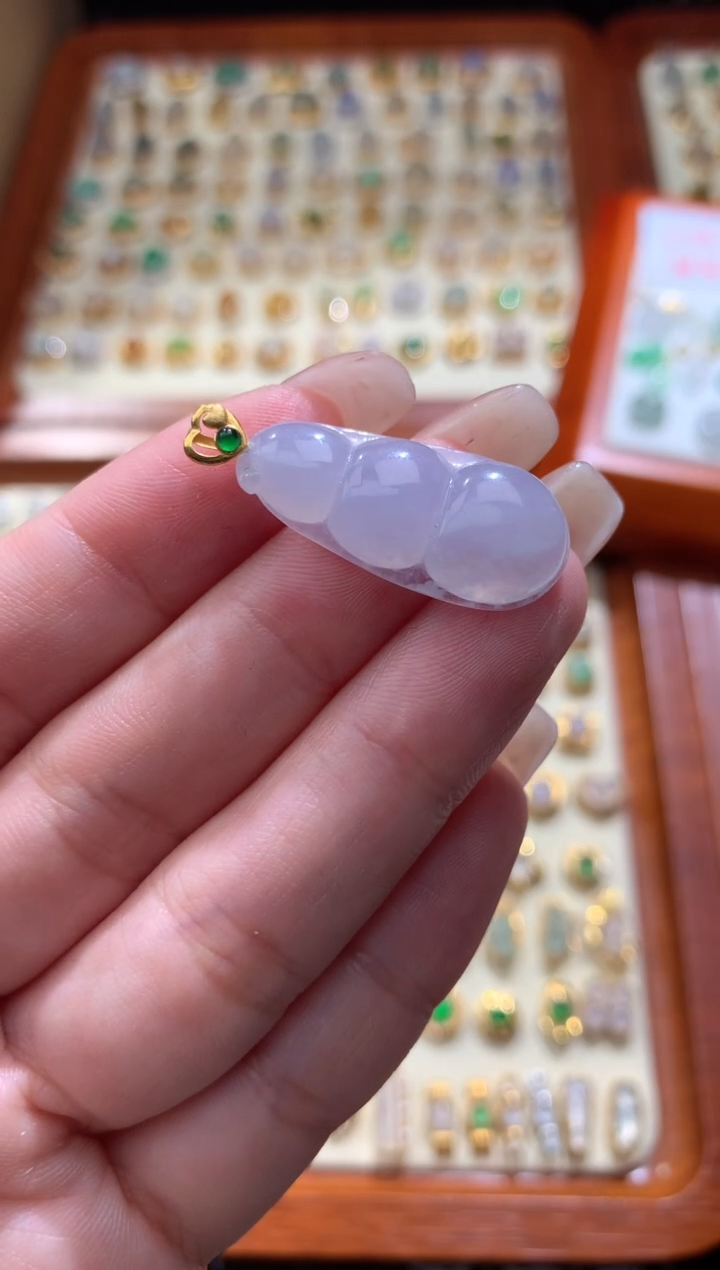 颈饰18K金镶嵌翡翠翡翠