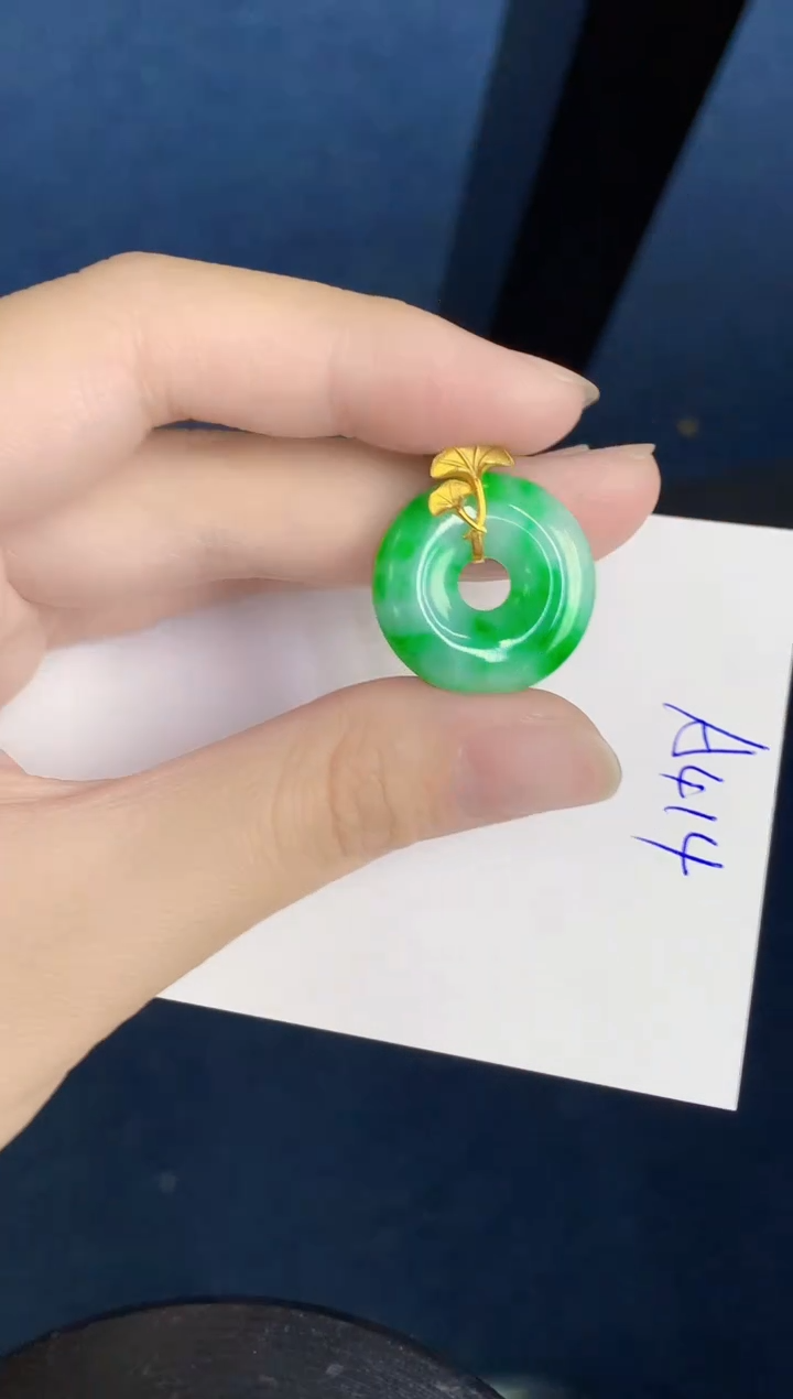 翡翠18K金镶嵌颈饰000000000