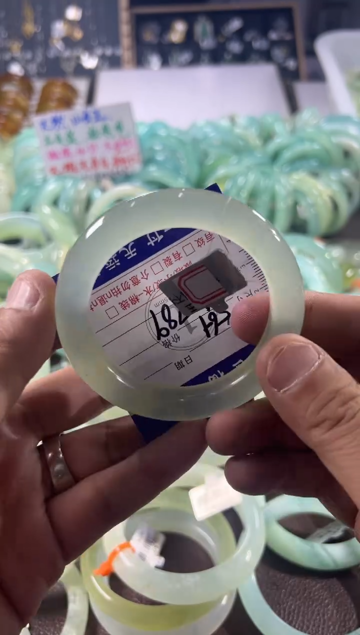 未镶嵌蛇纹石玉手镯1